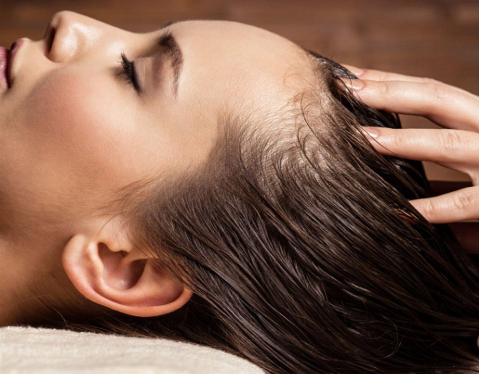 masseur-doing-massage-head-hair-woman-spa-salon
