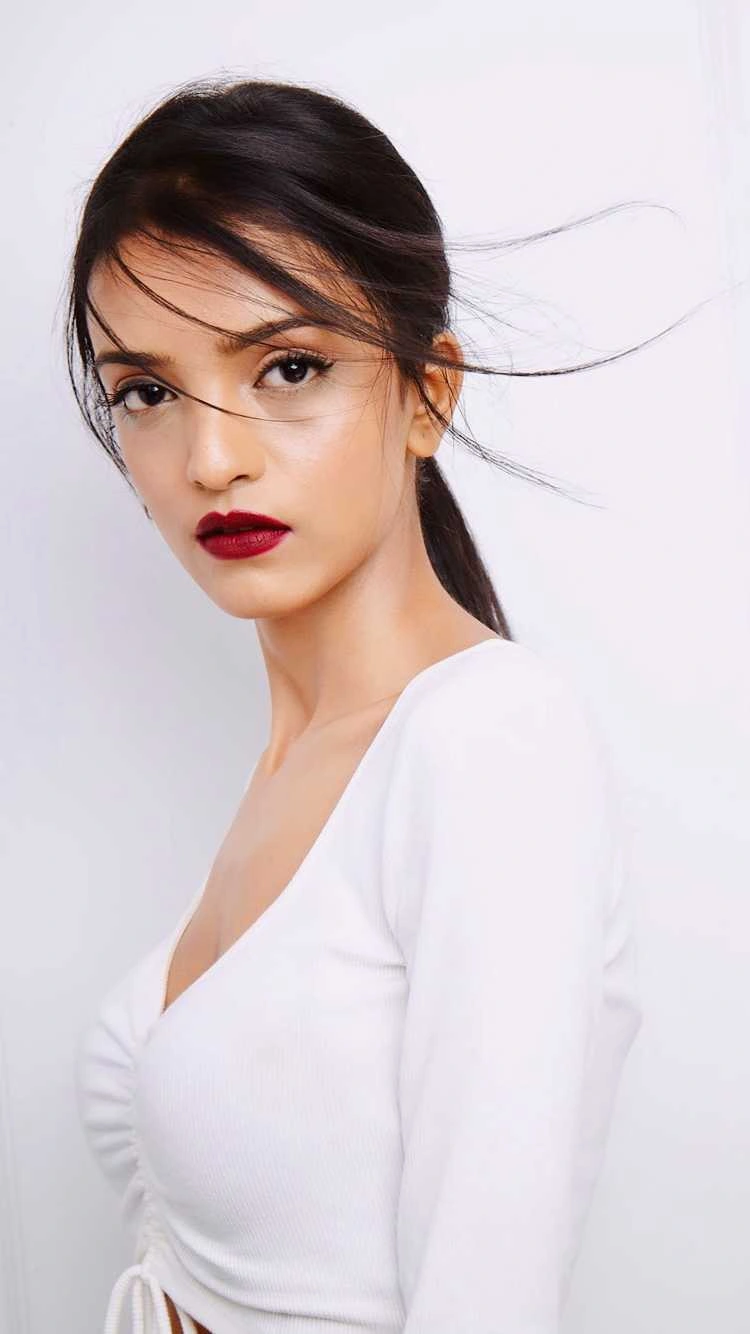 Makeup Diaries 020