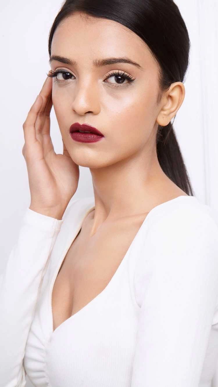 Makeup Diaries 021