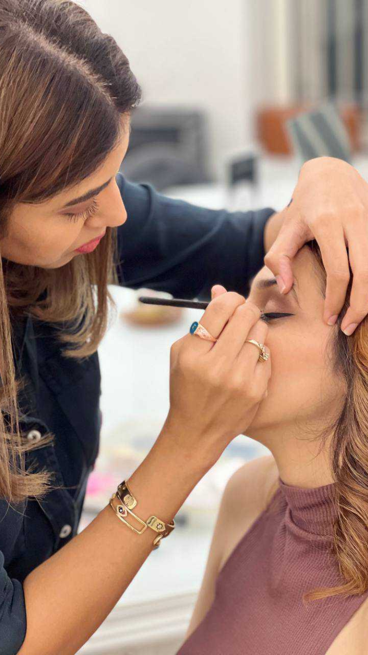 Makeup Diaries 040